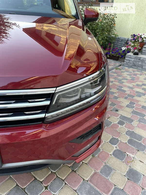 Внедорожник / Кроссовер Volkswagen Tiguan 2018 в Харькове