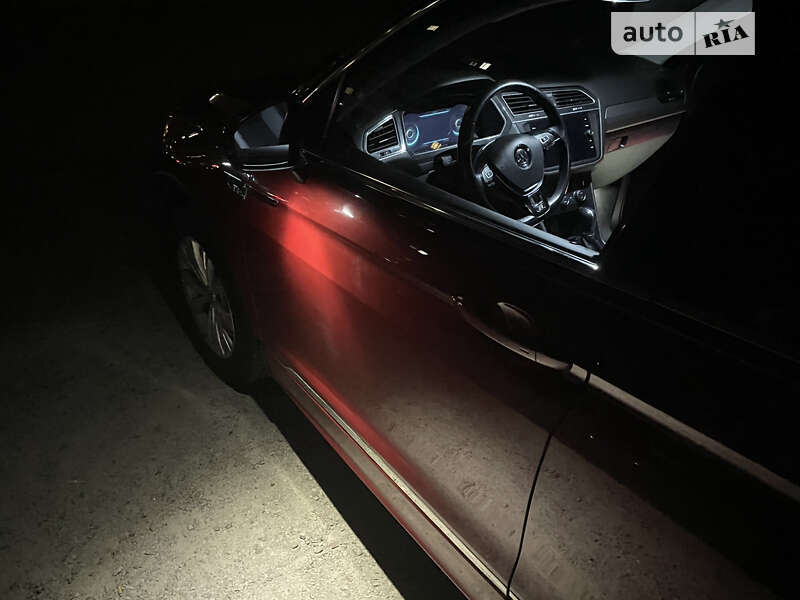 Внедорожник / Кроссовер Volkswagen Tiguan 2018 в Харькове