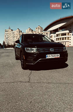 Внедорожник / Кроссовер Volkswagen Tiguan 2021 в Киеве