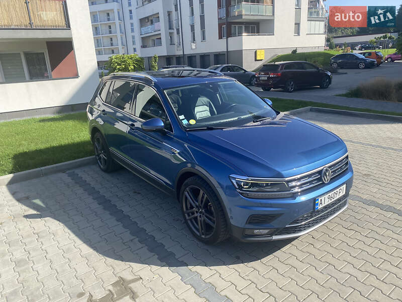 Внедорожник / Кроссовер Volkswagen Tiguan 2018 в Львове