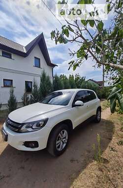Внедорожник / Кроссовер Volkswagen Tiguan 2013 в 