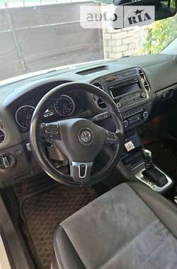Внедорожник / Кроссовер Volkswagen Tiguan 2013 в 