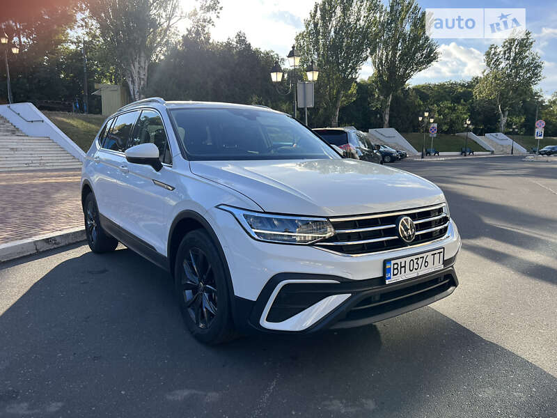 Внедорожник / Кроссовер Volkswagen Tiguan 2021 в Одессе