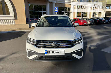 Внедорожник / Кроссовер Volkswagen Tiguan 2021 в Одессе