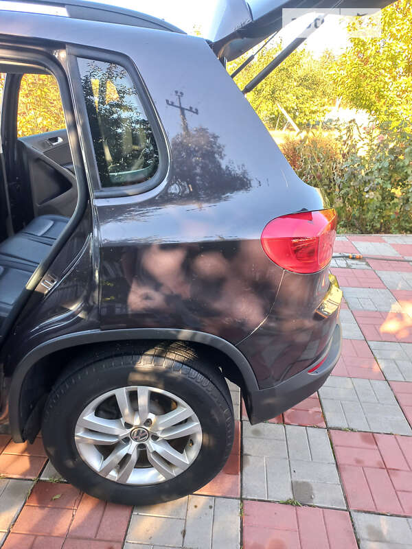 Внедорожник / Кроссовер Volkswagen Tiguan 2015 в Богуславе