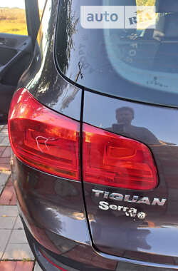 Позашляховик / Кросовер Volkswagen Tiguan 2015 в 