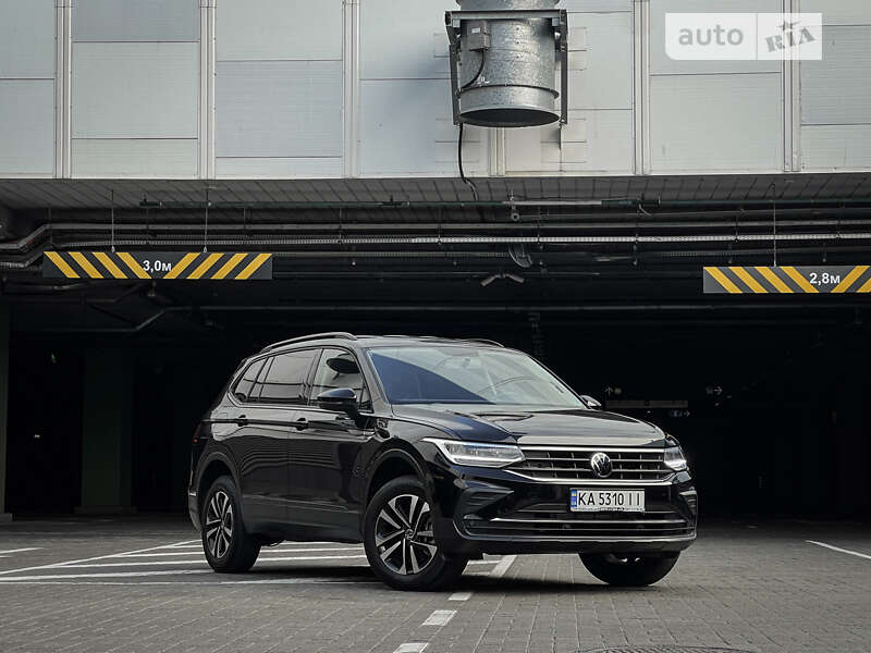 Внедорожник / Кроссовер Volkswagen Tiguan 2022 в Киеве