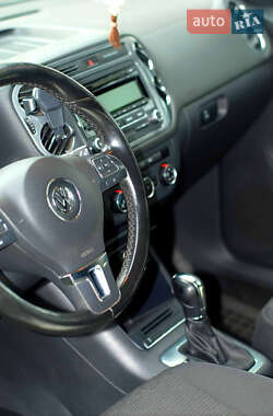 Позашляховик / Кросовер Volkswagen Tiguan 2013 в 