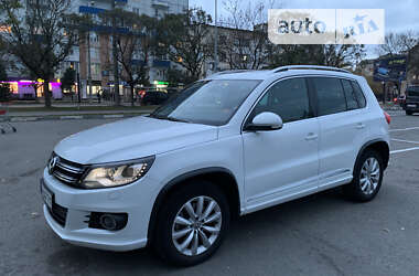 Позашляховик / Кросовер Volkswagen Tiguan 2016 в Івано-Франківську