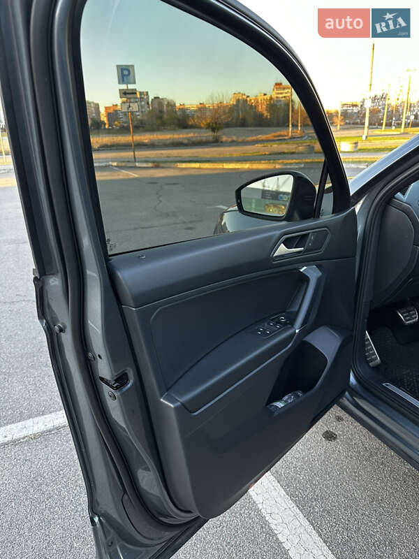 Внедорожник / Кроссовер Volkswagen Tiguan 2020 в Запорожье