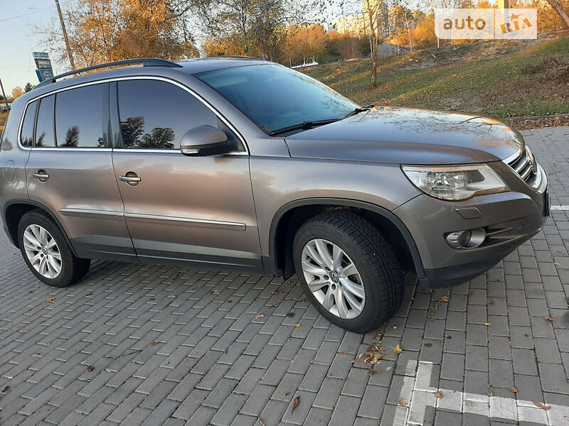 Позашляховик / Кросовер Volkswagen Tiguan 2011 в Запоріжжі