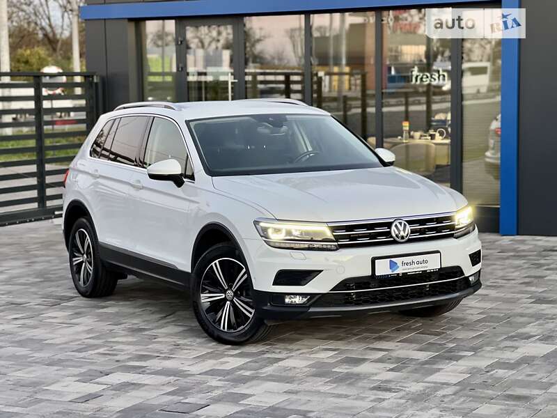 Внедорожник / Кроссовер Volkswagen Tiguan 2018 в 