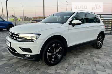 Внедорожник / Кроссовер Volkswagen Tiguan 2018 в 