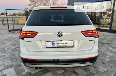 Внедорожник / Кроссовер Volkswagen Tiguan 2018 в 