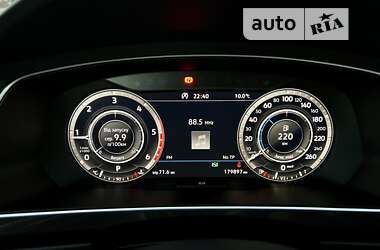 Внедорожник / Кроссовер Volkswagen Tiguan 2018 в 