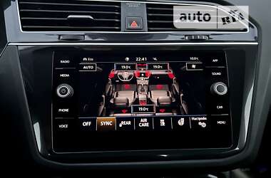 Внедорожник / Кроссовер Volkswagen Tiguan 2018 в 