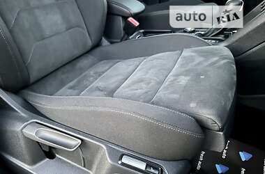 Внедорожник / Кроссовер Volkswagen Tiguan 2018 в 