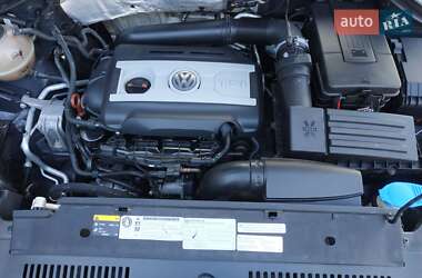 Позашляховик / Кросовер Volkswagen Tiguan 2013 в 