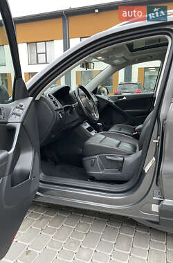Внедорожник / Кроссовер Volkswagen Tiguan 2014 в 
