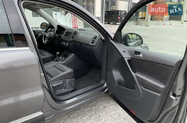Внедорожник / Кроссовер Volkswagen Tiguan 2014 в 