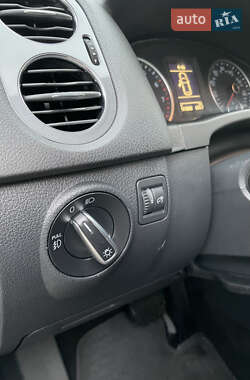 Внедорожник / Кроссовер Volkswagen Tiguan 2014 в 