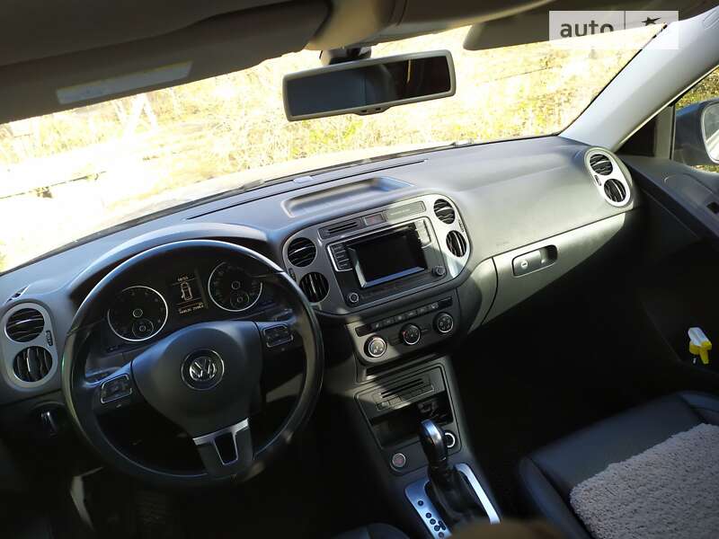 Позашляховик / Кросовер Volkswagen Tiguan 2015 в Житомирі
