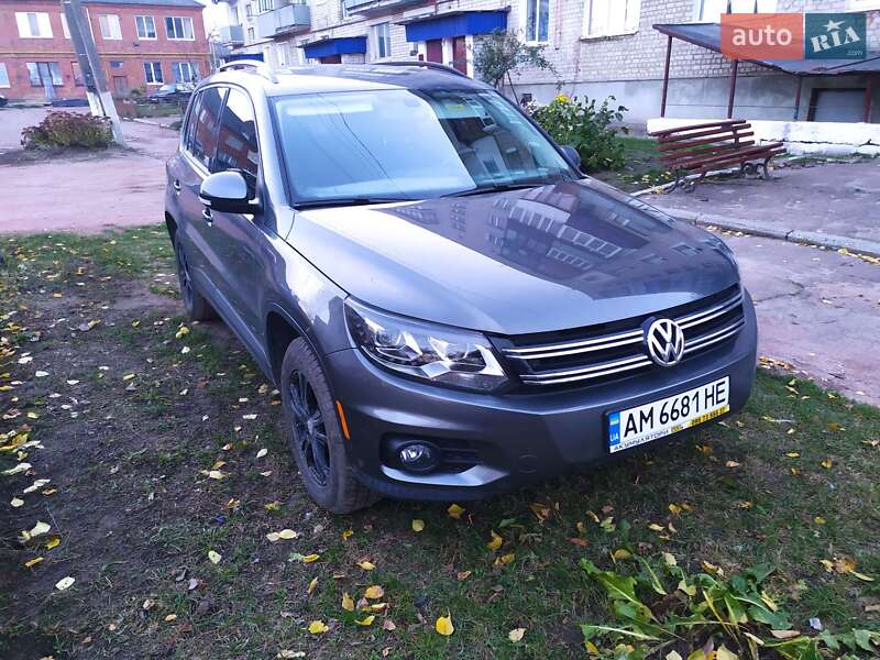 Позашляховик / Кросовер Volkswagen Tiguan 2015 в Житомирі