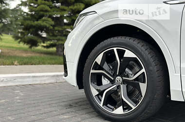 Позашляховик / Кросовер Volkswagen Tiguan 2022 в 