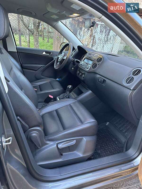 Внедорожник / Кроссовер Volkswagen Tiguan 2012 в Ивано-Франковске