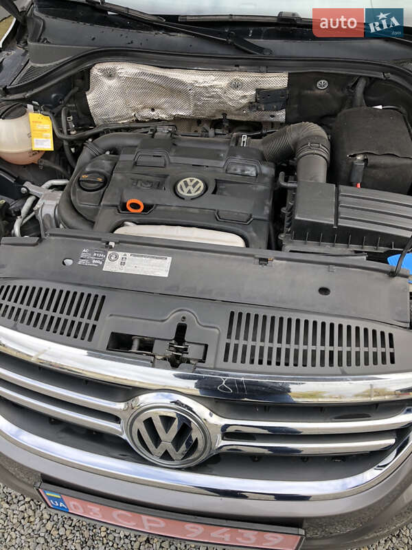 Внедорожник / Кроссовер Volkswagen Tiguan 2010 в Ровно