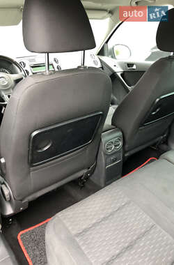 Внедорожник / Кроссовер Volkswagen Tiguan 2010 в 