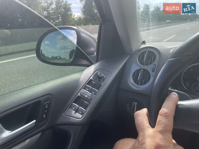 Внедорожник / Кроссовер Volkswagen Tiguan 2015 в Киеве