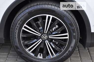 Внедорожник / Кроссовер Volkswagen Tiguan 2022 в 
