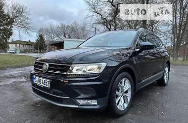 Внедорожник / Кроссовер Volkswagen Tiguan 2017 в Лебедине