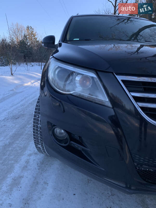 Внедорожник / Кроссовер Volkswagen Tiguan 2008 в Сосновке