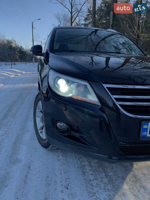 Внедорожник / Кроссовер Volkswagen Tiguan 2008 в Сосновке