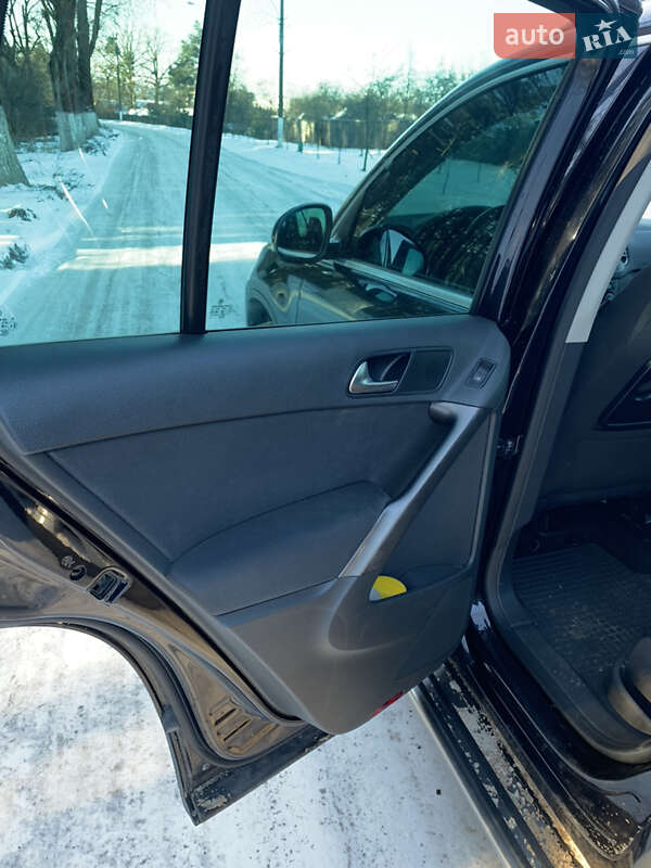 Внедорожник / Кроссовер Volkswagen Tiguan 2008 в Сосновке