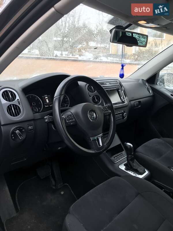 Позашляховик / Кросовер Volkswagen Tiguan 2013 в Києві