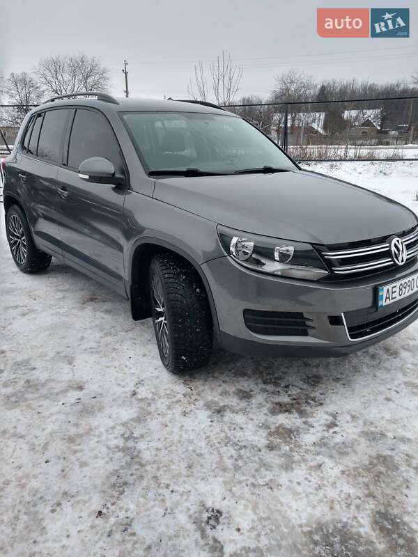 Внедорожник / Кроссовер Volkswagen Tiguan 2015 в Харькове