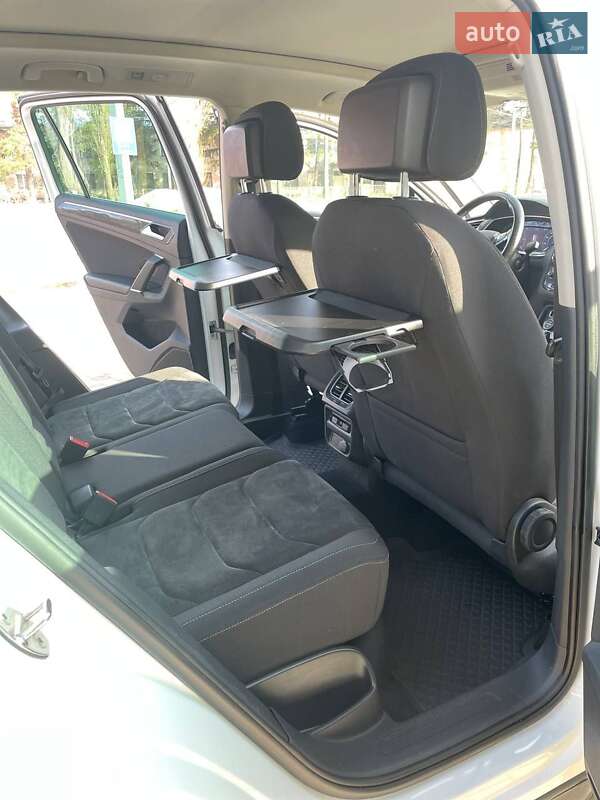 Внедорожник / Кроссовер Volkswagen Tiguan 2016 в Чернигове