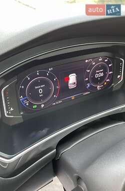 Внедорожник / Кроссовер Volkswagen Tiguan 2019 в 