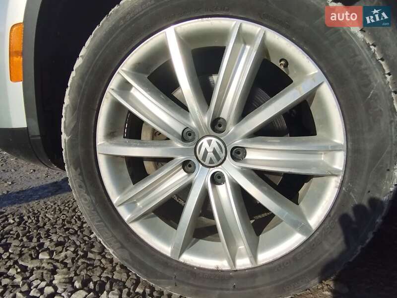 Внедорожник / Кроссовер Volkswagen Tiguan 2016 в Николаеве