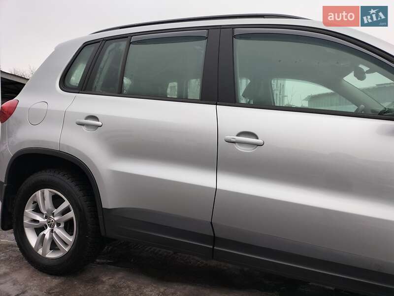 Внедорожник / Кроссовер Volkswagen Tiguan 2016 в Виннице