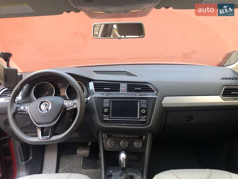 Внедорожник / Кроссовер Volkswagen Tiguan 2017 в Одессе