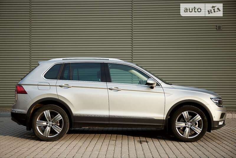 Внедорожник / Кроссовер Volkswagen Tiguan 2017 в Николаеве