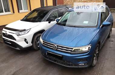 Внедорожник / Кроссовер Volkswagen Tiguan 2019 в Калиновке