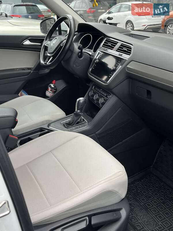 Внедорожник / Кроссовер Volkswagen Tiguan 2018 в Киеве