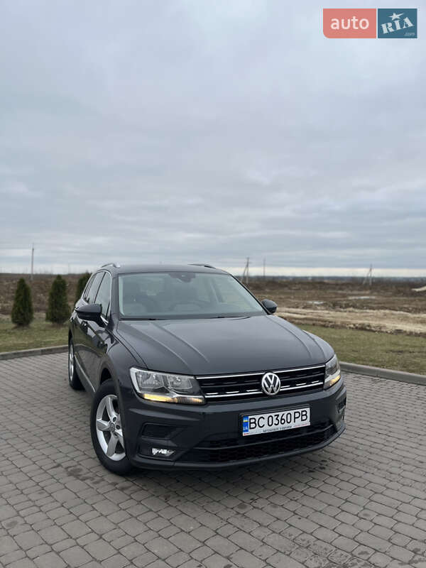 Внедорожник / Кроссовер Volkswagen Tiguan 2017 в Городке