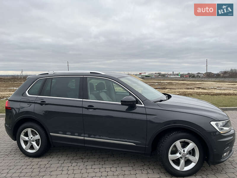 Внедорожник / Кроссовер Volkswagen Tiguan 2017 в Городке