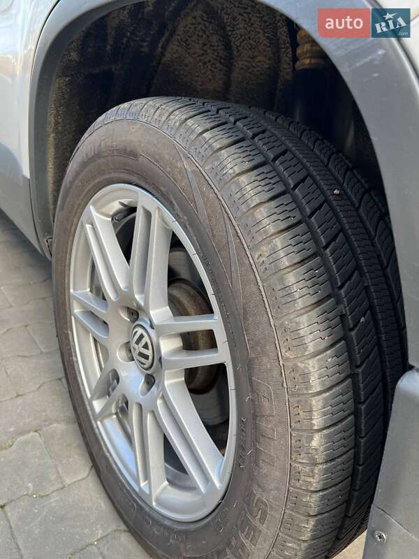 Внедорожник / Кроссовер Volkswagen Tiguan 2011 в Одессе
